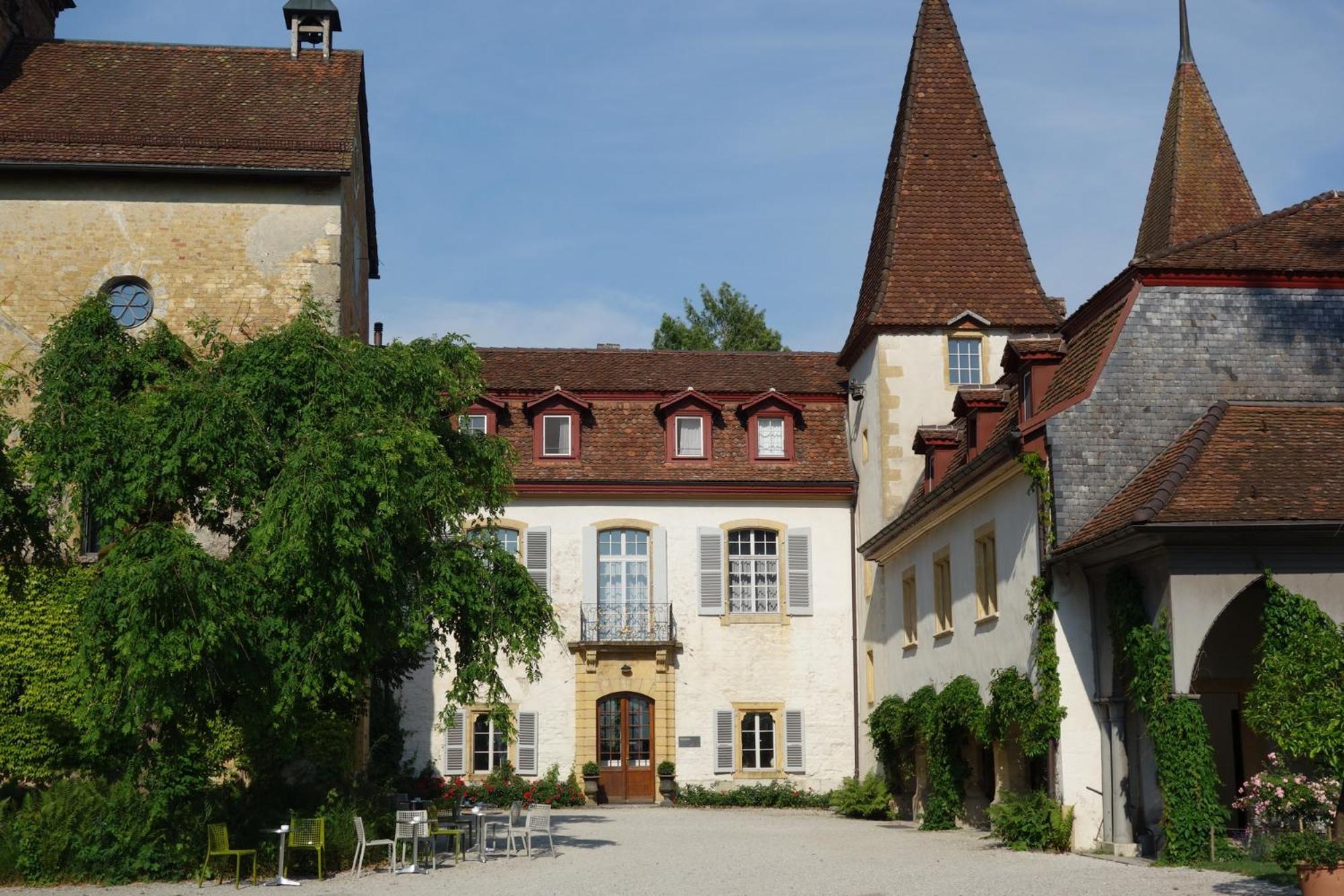 Schloss Muenchenwiler Murten Bagian luar foto