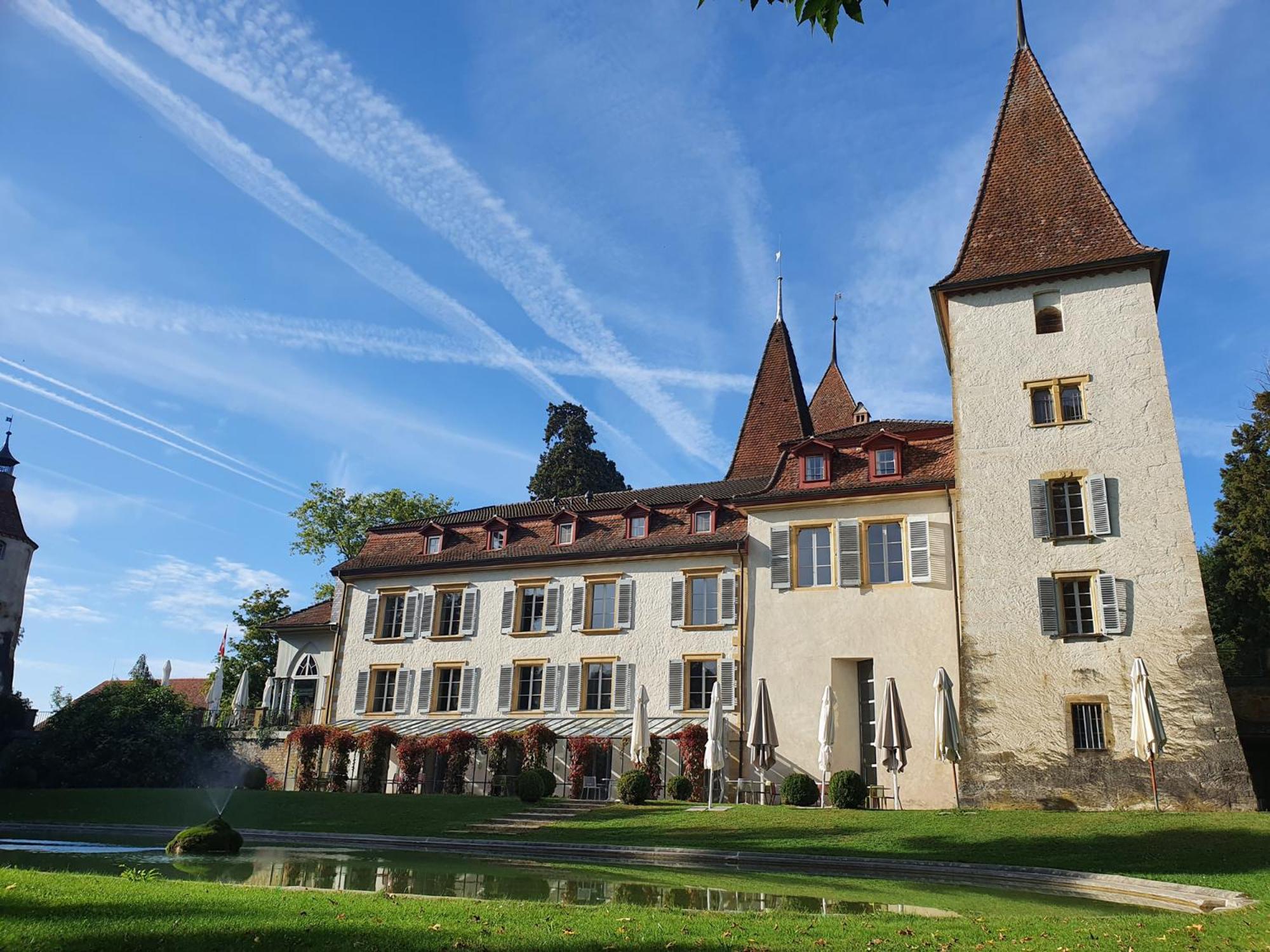 Schloss Muenchenwiler Murten Bagian luar foto
