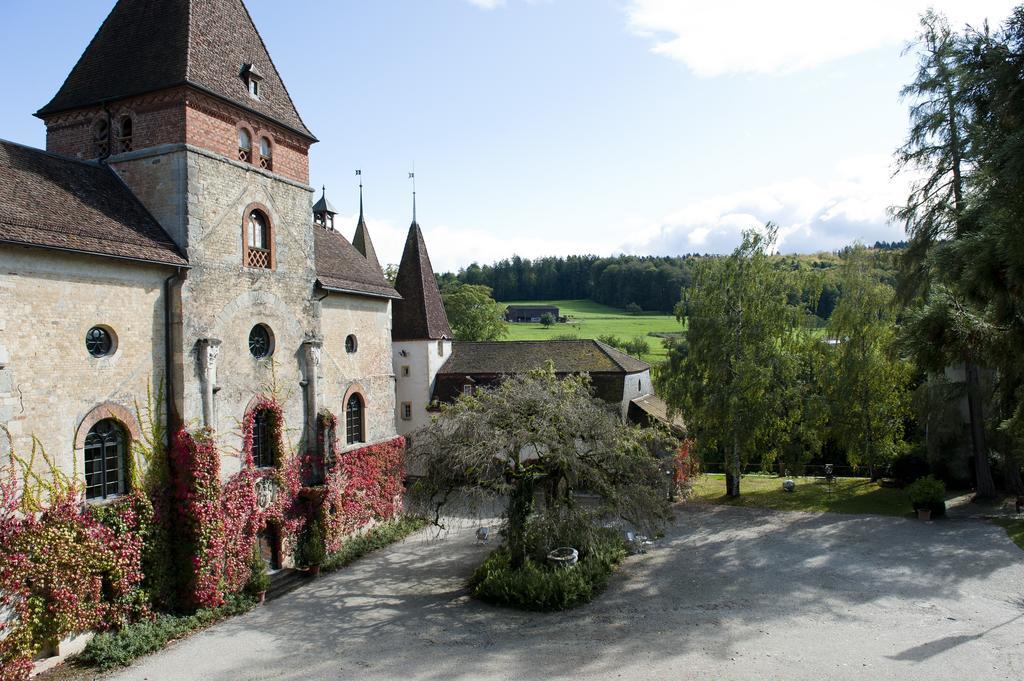 Schloss Muenchenwiler Murten Bagian luar foto